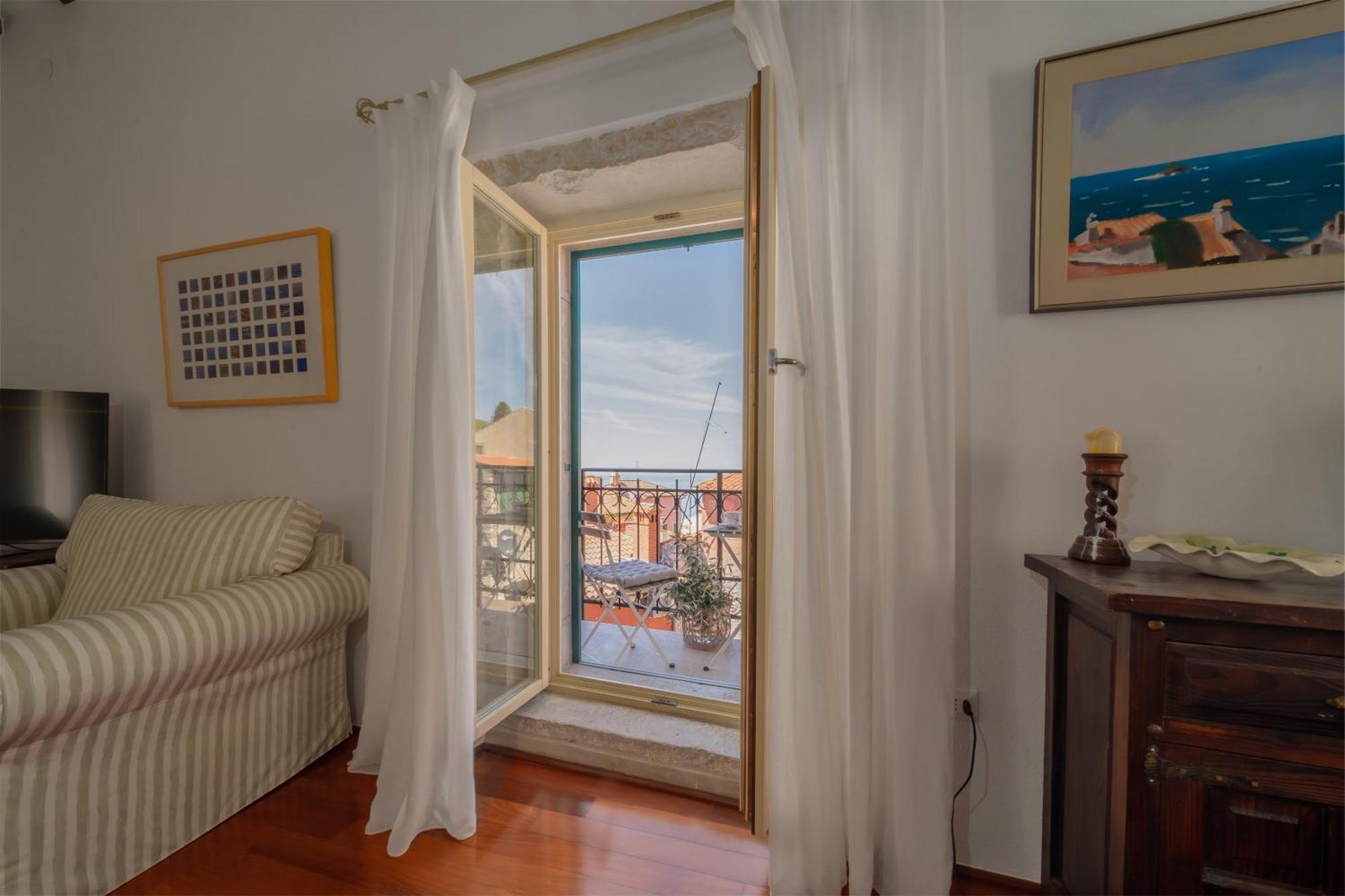 Old Town Seabreeze Residence 罗维尼 外观 照片