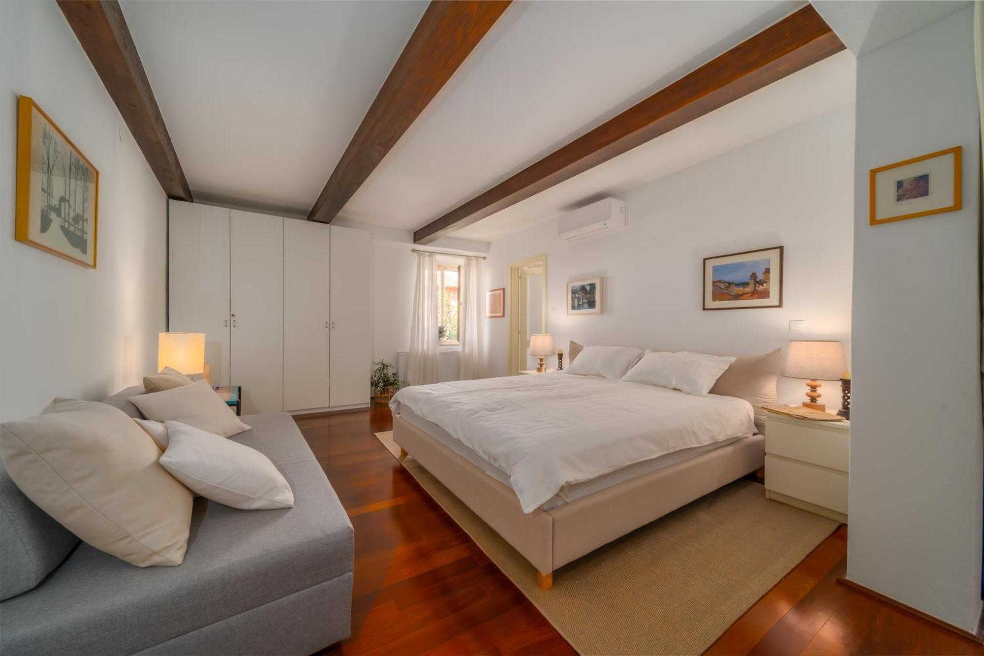 Old Town Seabreeze Residence 罗维尼 外观 照片