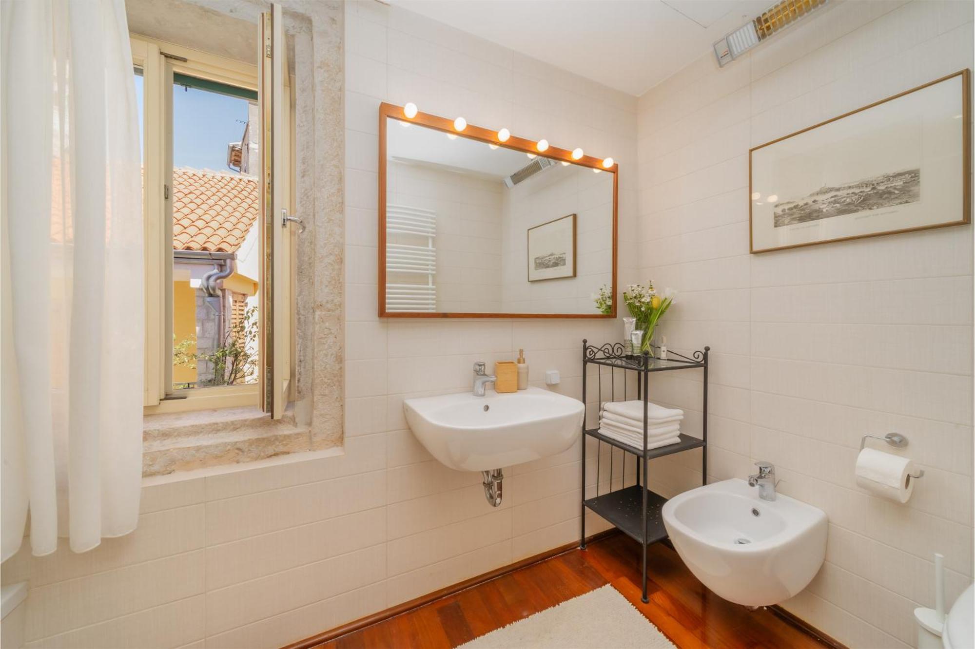 Old Town Seabreeze Residence 罗维尼 外观 照片